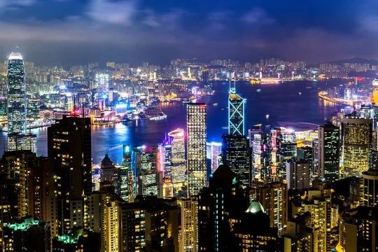 香港经济为什么倒退？