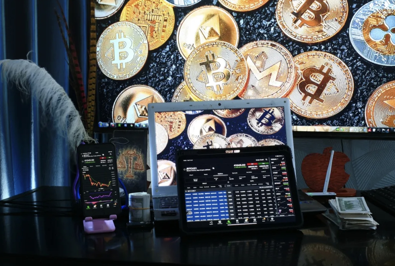 全球比特币ETF持仓突破100万枚，头部持仓机构都有哪些？