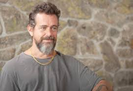 Jack Dorsey 谈未来组织结构：中层或被AI取代，只剩三类关键角色