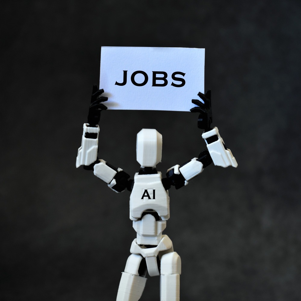 Meta用「AI」裁员约8千人？女员工距预产期仅2天被优化！