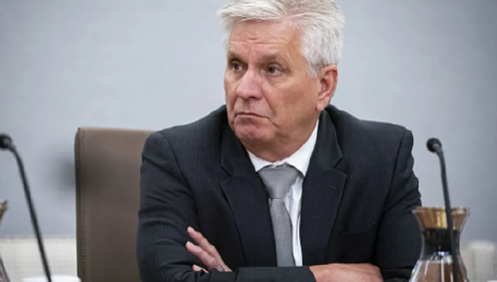 美联储理事沃勒：未来降息需要“更加谨慎”_手机新浪网