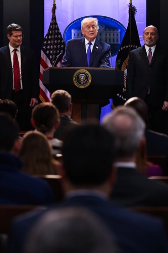 1771633371353134.png 最高法院“踩刹车”,特朗普“踩油门”:关税硝烟再起!